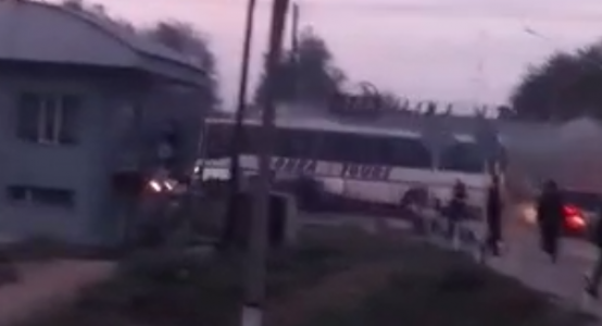 Столкновение поезда с автобусом произошло в Алматинской области