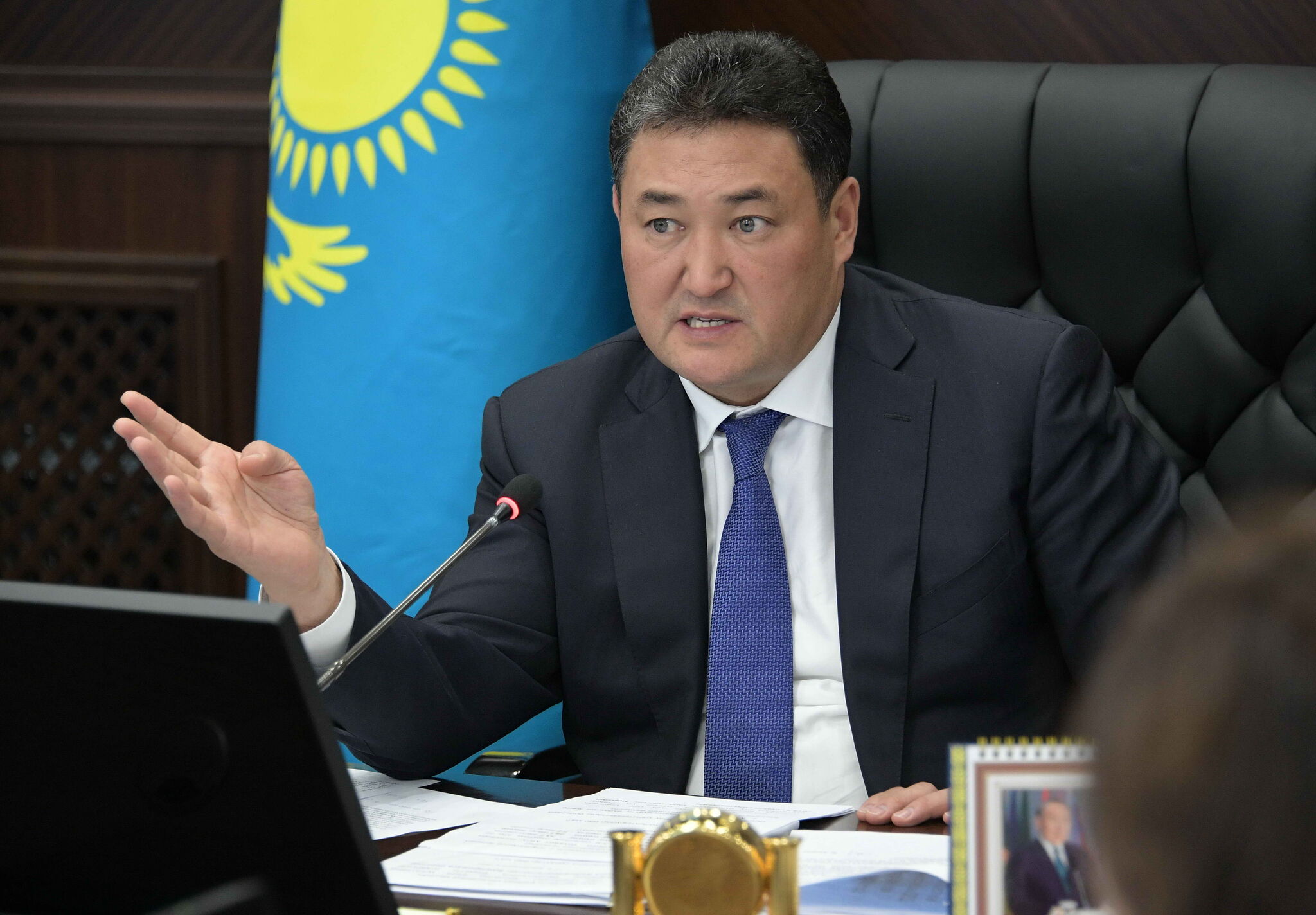 Акима Павлодарской области подозревают в превышении полномочий