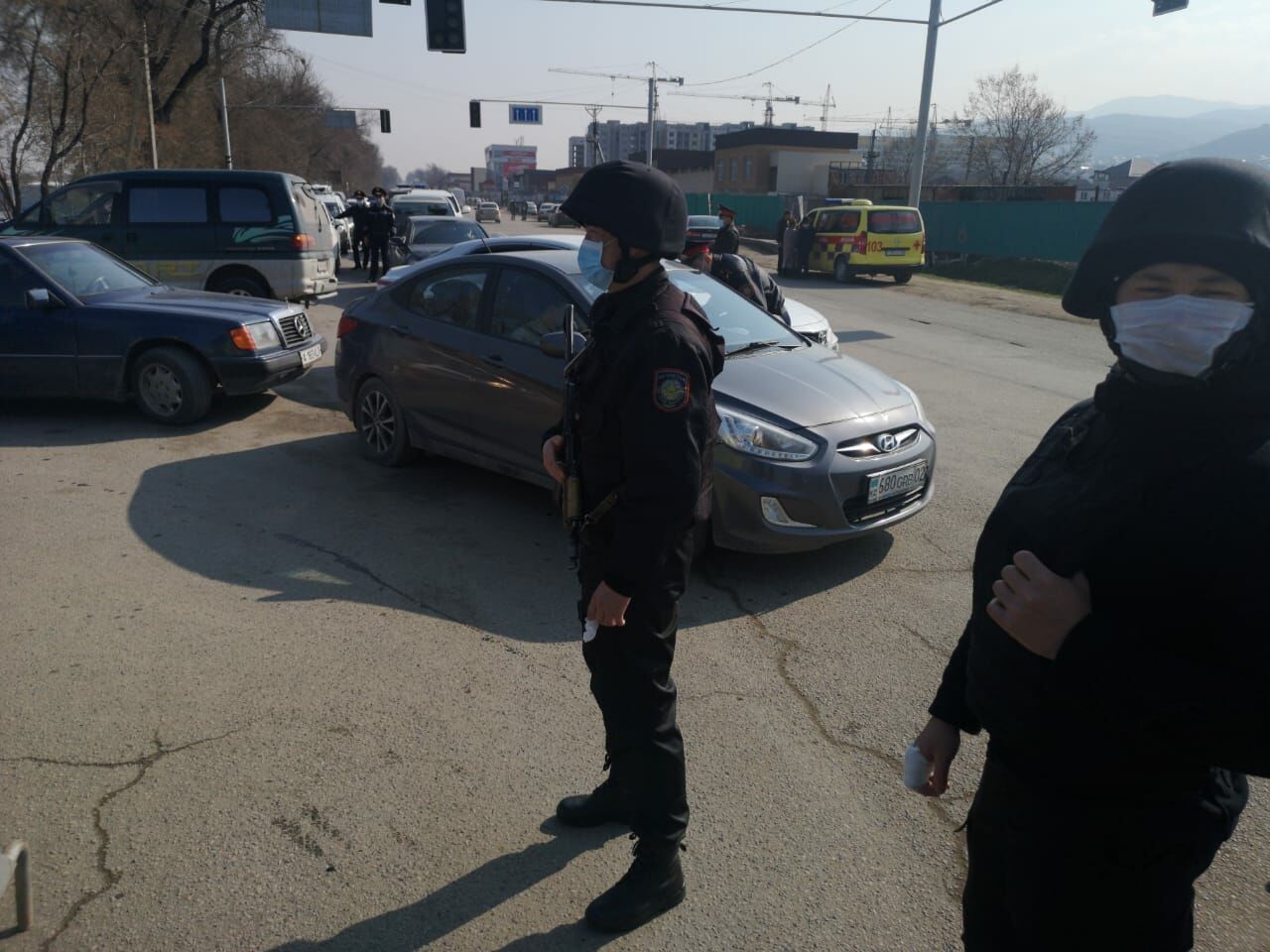 Карантин в Алматы. Блокпосты на окраинах (фоторепортаж, с дополнением) – Фото №1