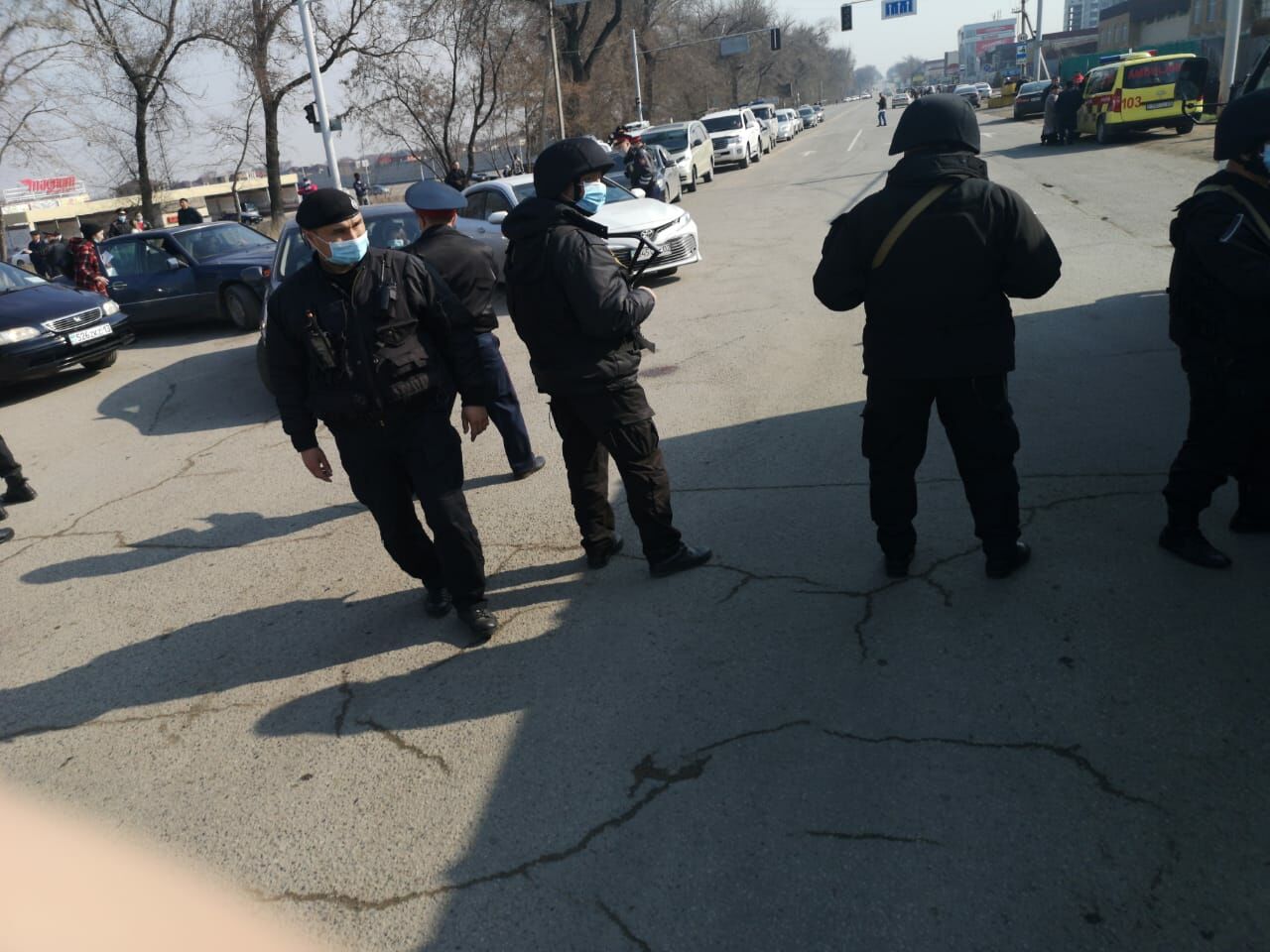 Карантин в Алматы. Блокпосты на окраинах (фоторепортаж, с дополнением) – Фото №17