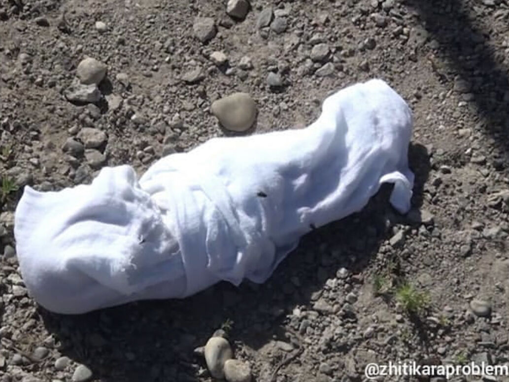 Мертвого младенца нашли на кладбище в Житикаре