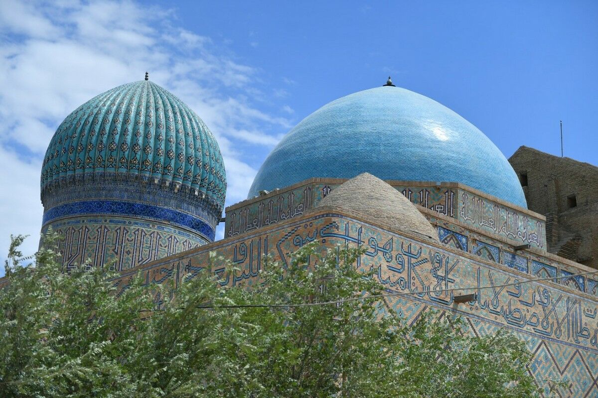 Голубые купола Туркестана
