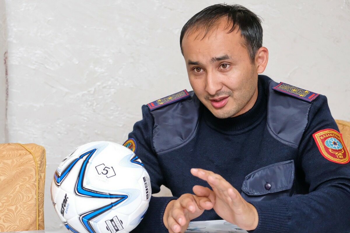 Руслан ИСМЯКОВ, пожарный инспектор: Футбол нас объединяет