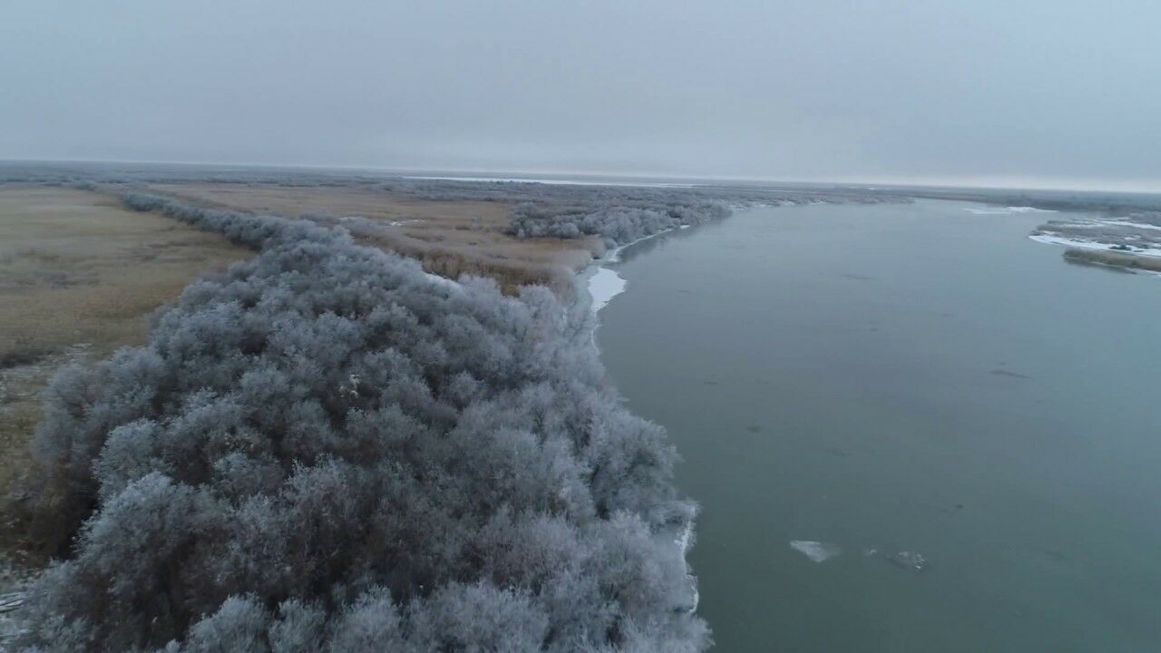 Есть ли пятна на воде?