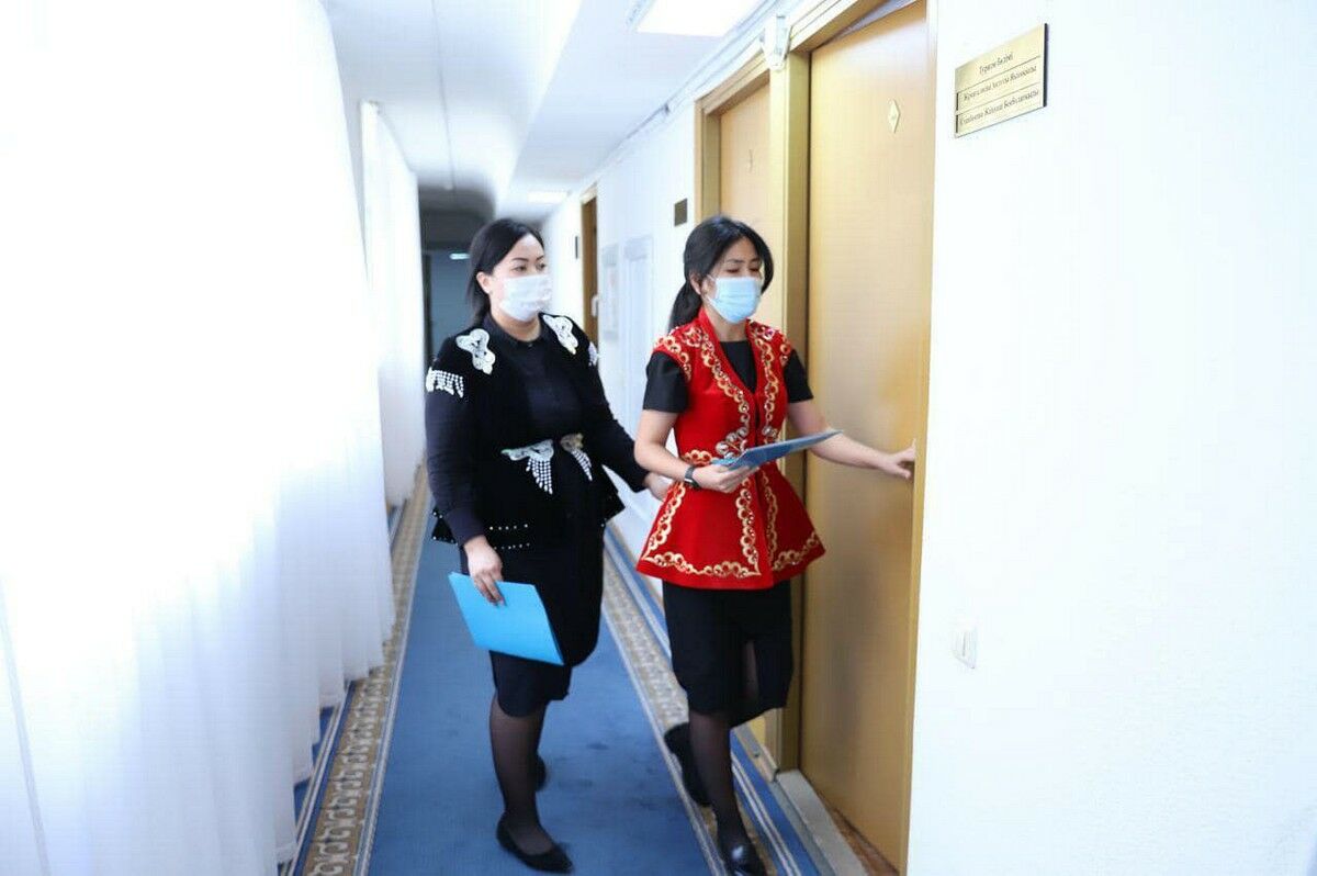 Доставайте камзолы!