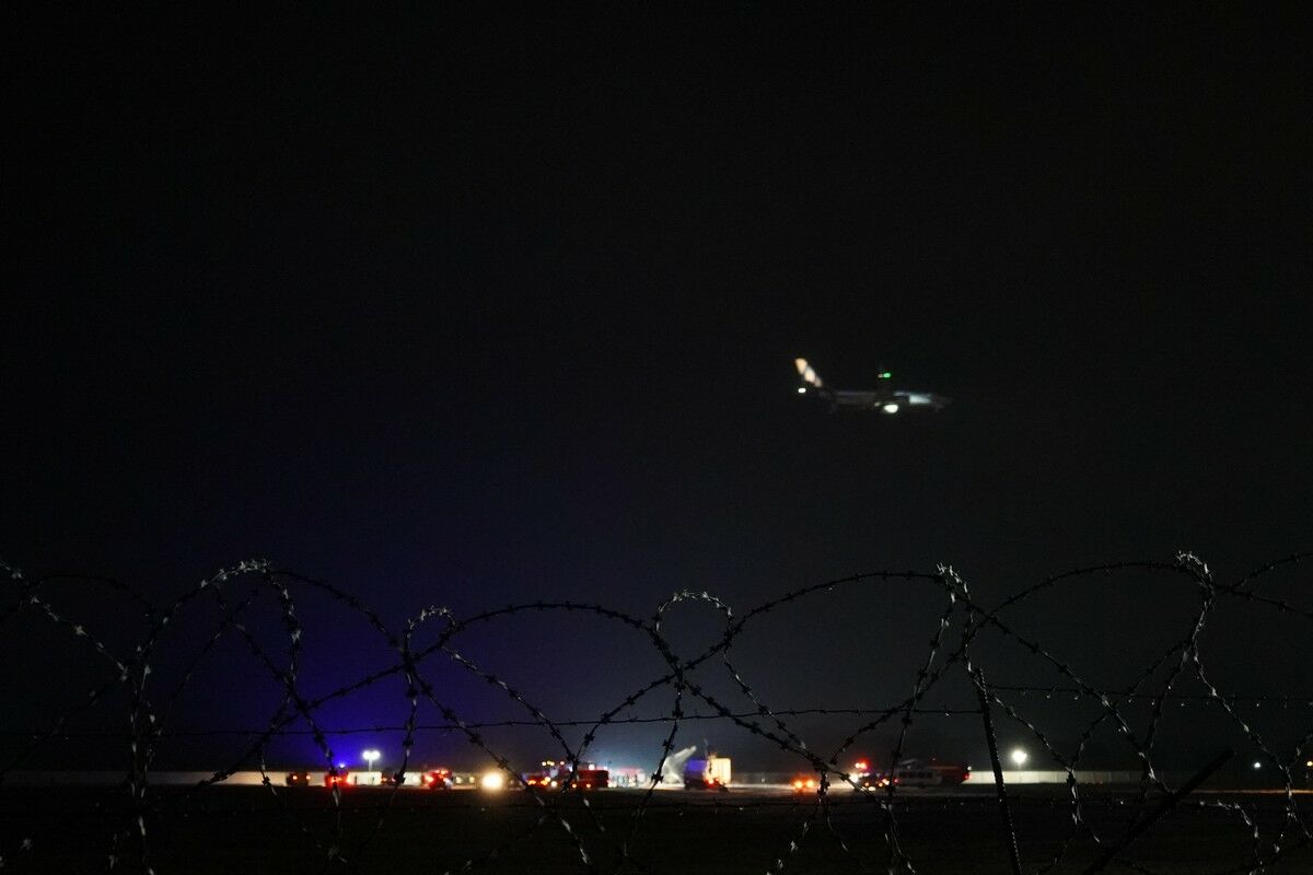 ЧП с военным самолетом в аэропорту Алматы, есть жертвы (видео) – Фото №2