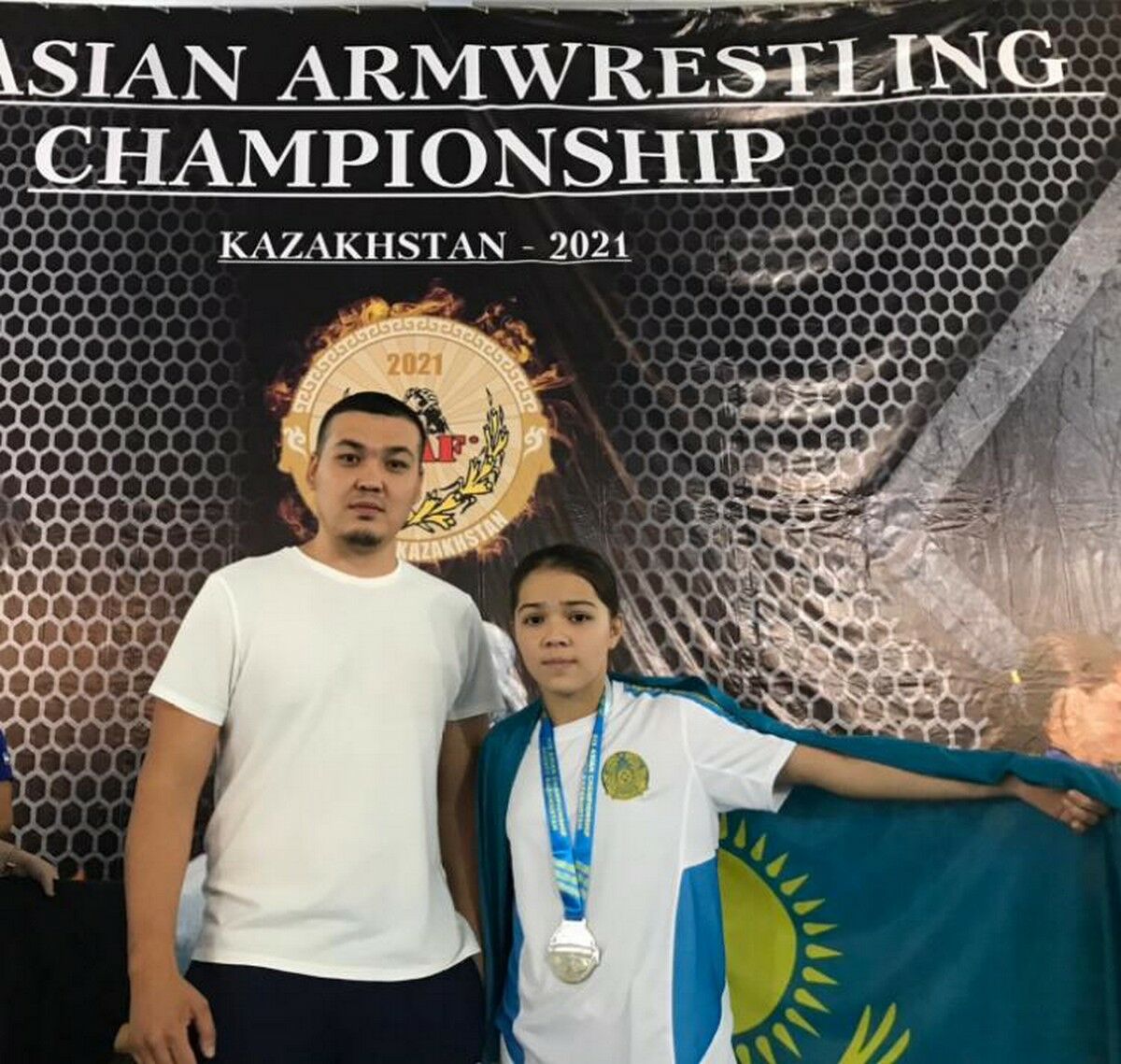 Сильная девушка