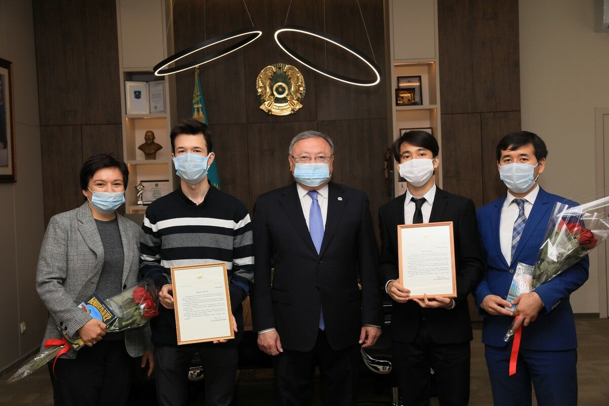 По одёжке встречают…