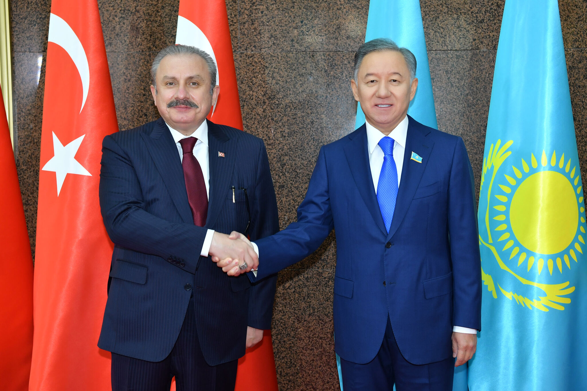 Н.Нигматулин и М.Шентоп обсудили приоритеты казахстанско-турецкого межпарламентского сотрудничества