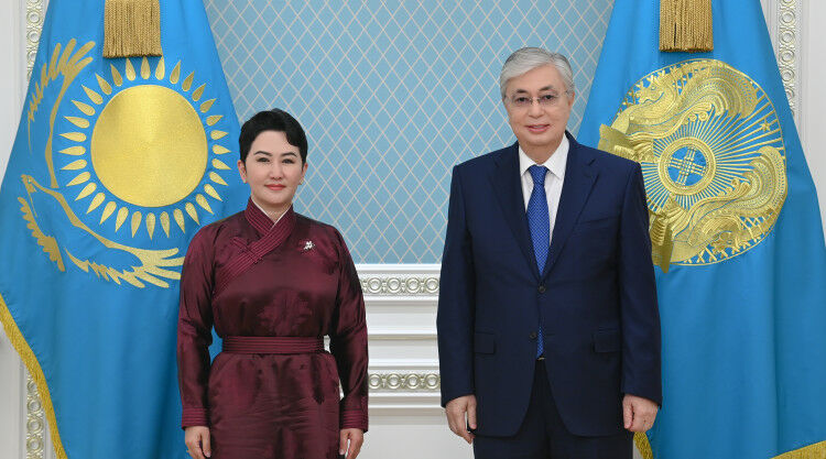Президент Касым-Жомарт Токаев принял министра внешних сношений Монголии Батмунх Батцэцэг