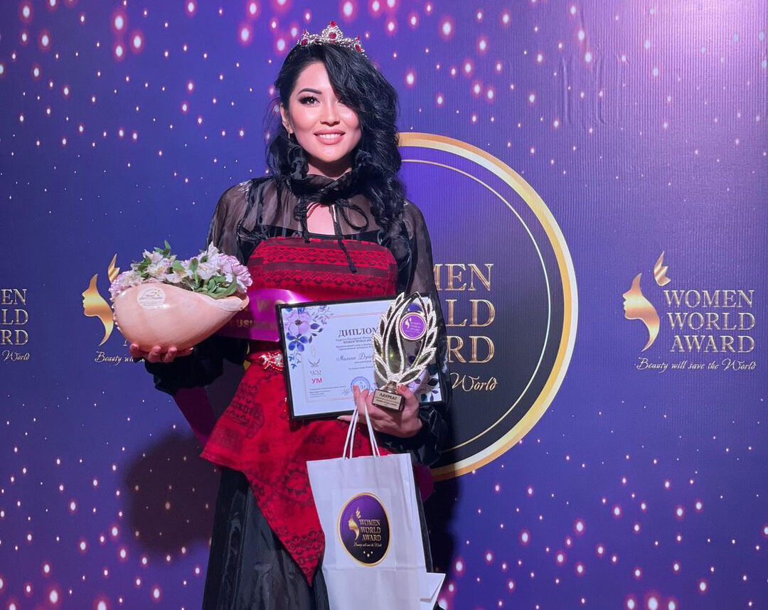 И целого  мира мало