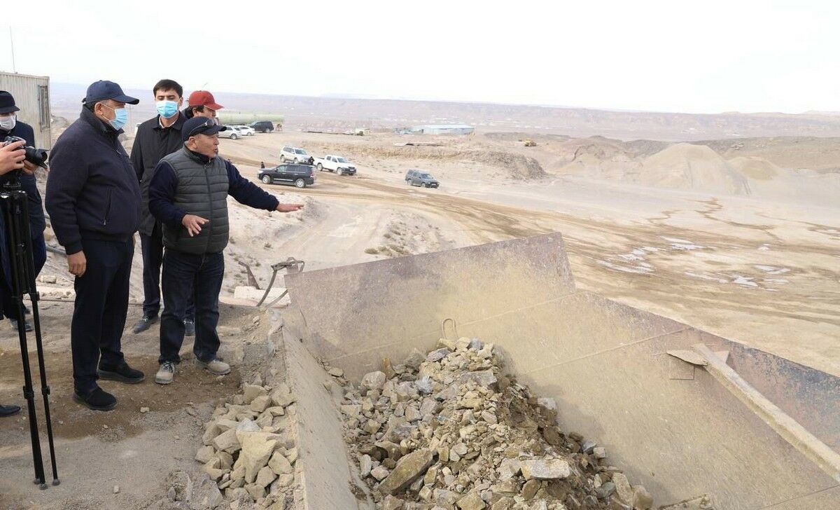 Шум и пыль столбом