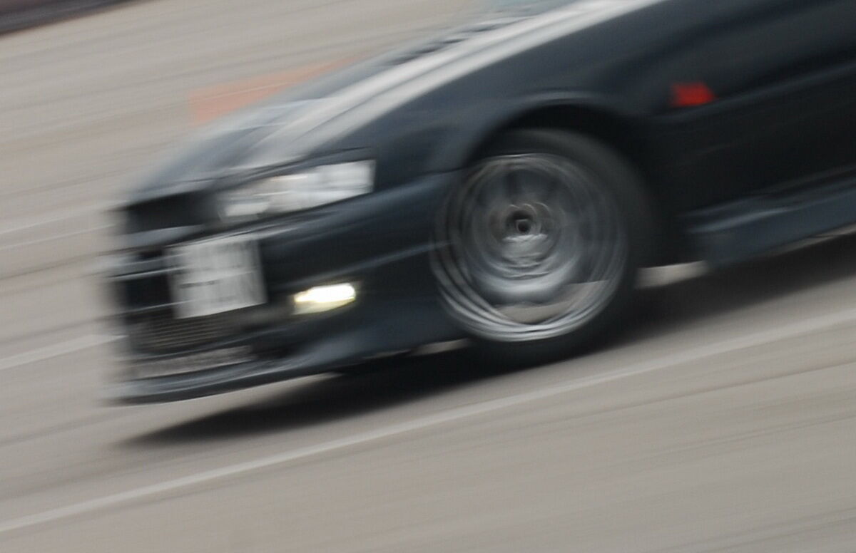 Требует объективности