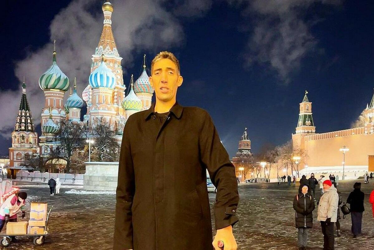 Высокий парень 2023. Самый высокий человек в России 2021.
