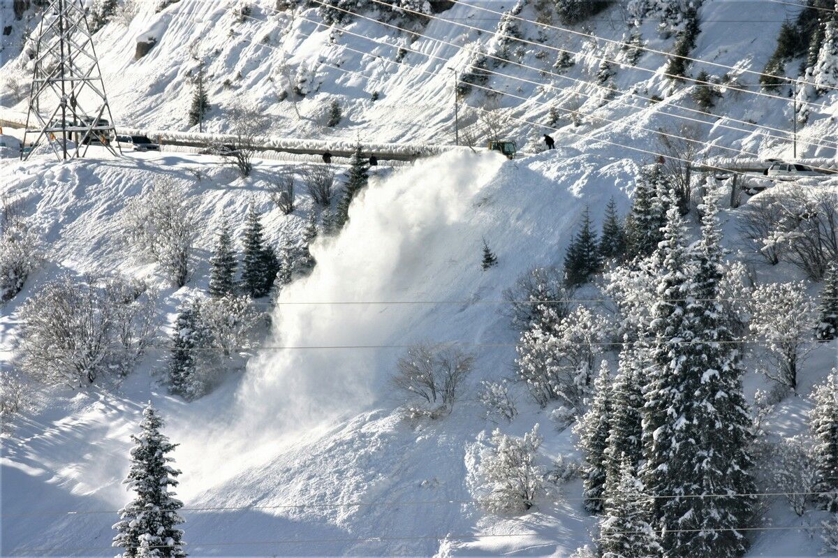 Взрывы в горах