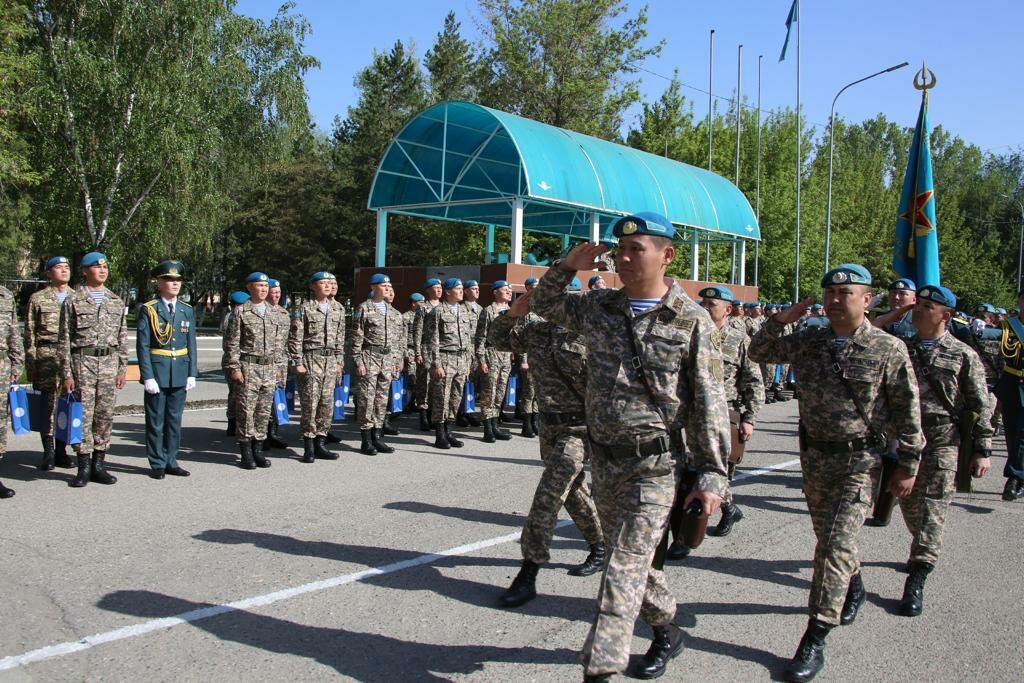 Свыше 100 военнослужащих срочной службы Алматинской бригады Десантно-штурмовых войск уволено в запас