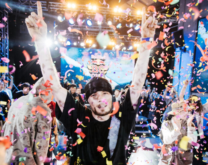 Падали, но поднимались