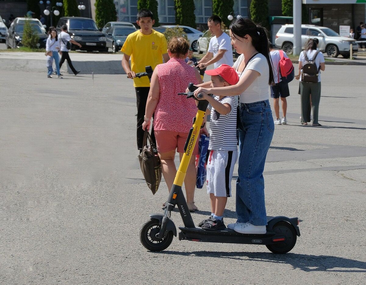 Тротуар не выдержит двоих