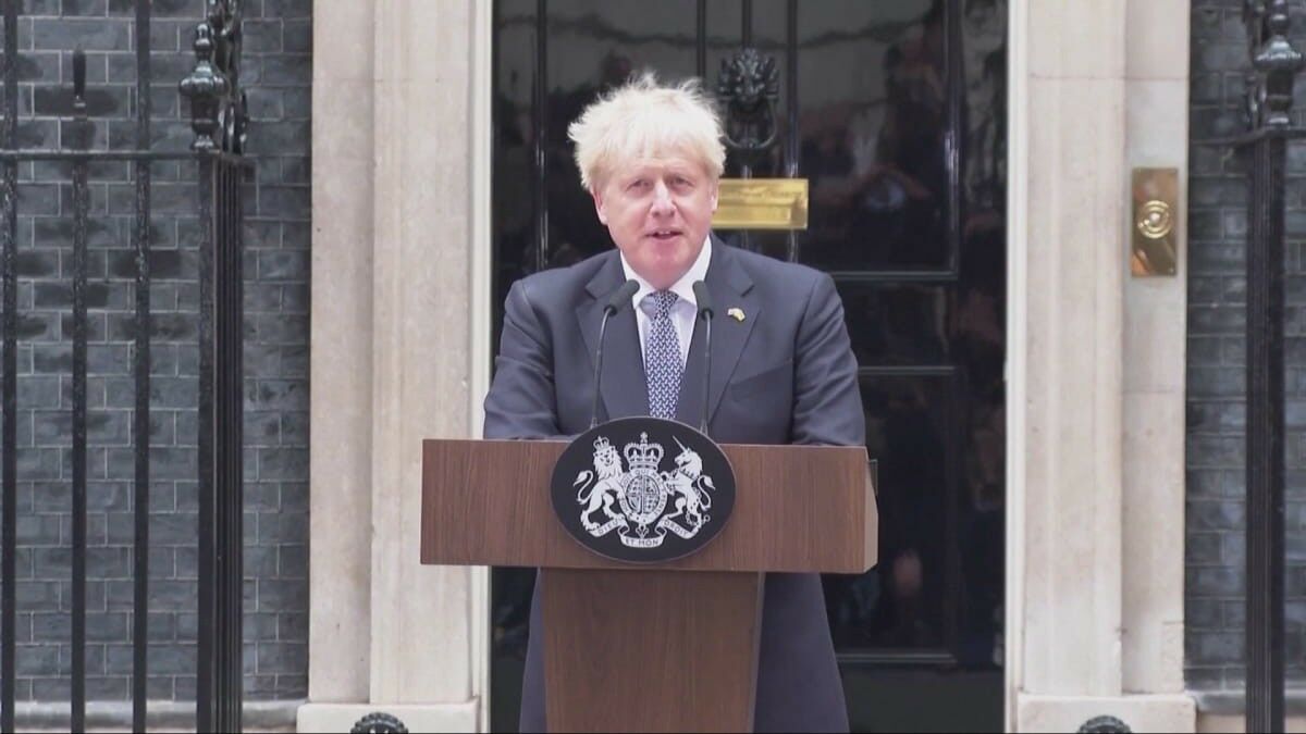 Пора заканчивать  с политикой