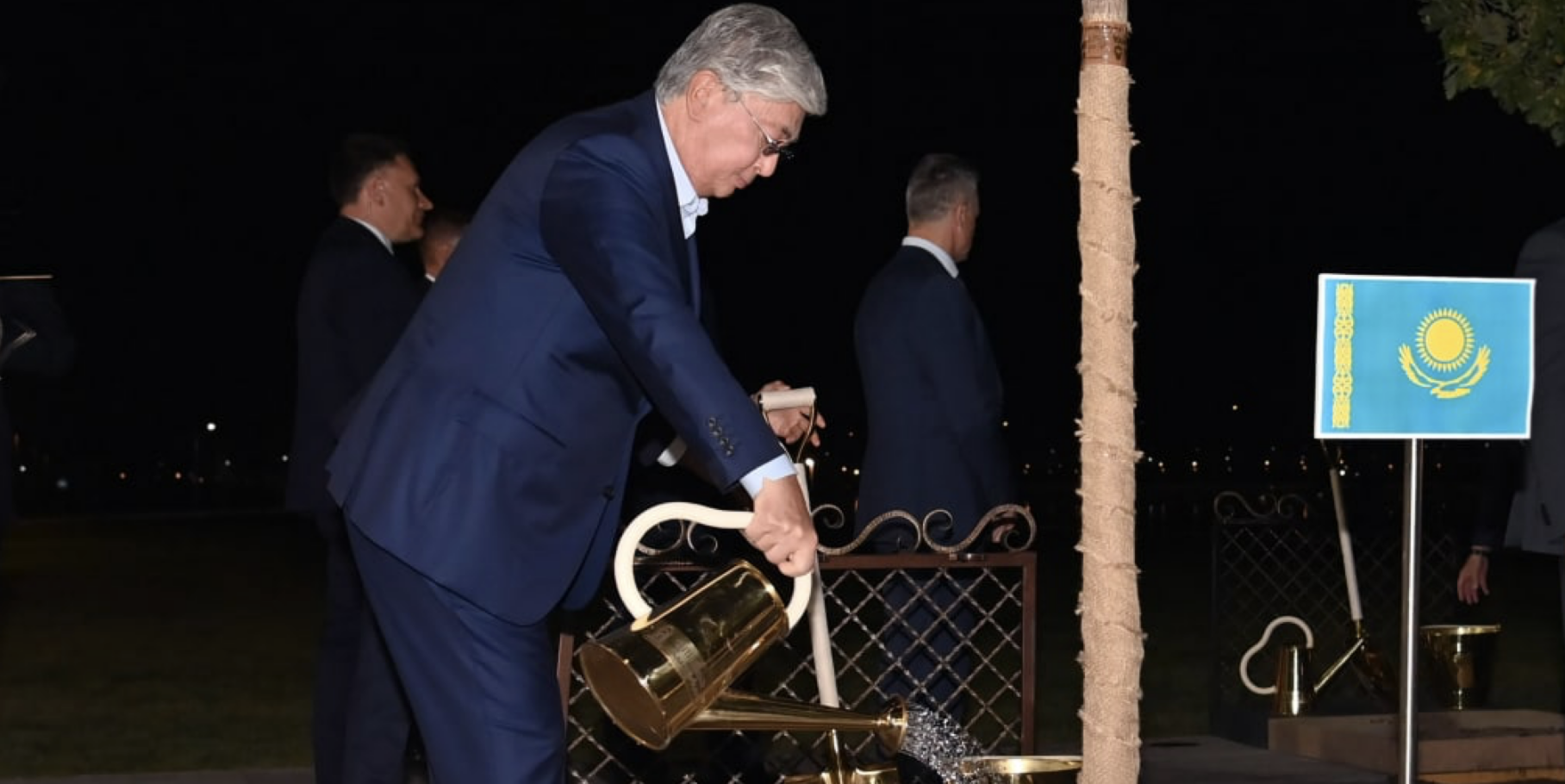 Токаев и лидеры ШОС посадили деревья в турцентре Silk road в Самарканде