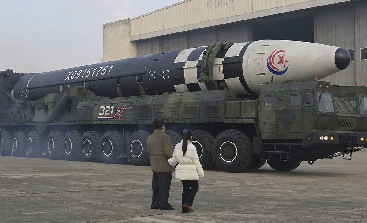 Пап, я хочу посмотреть на ракету