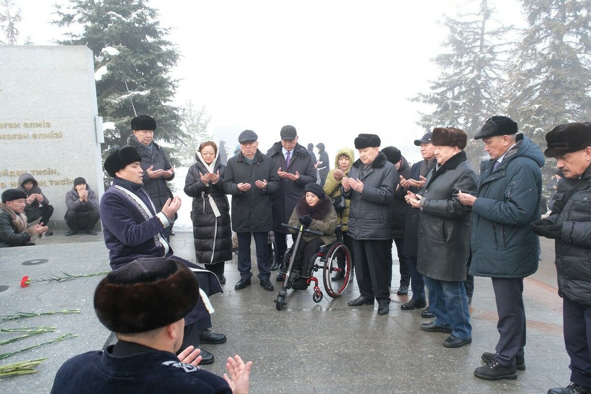 В Алматы почтили память жертв январских событий – Фото №6