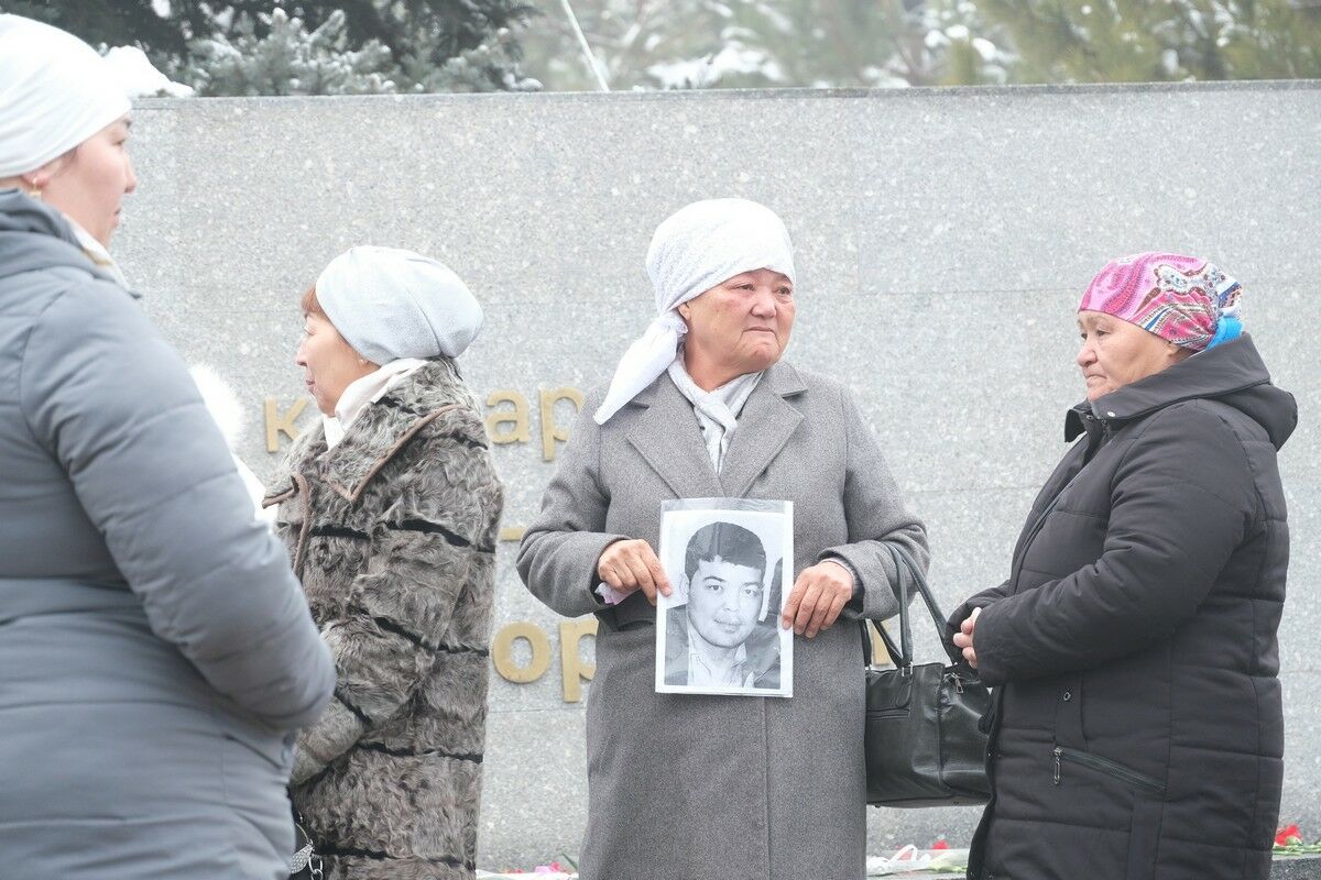 В Алматы почтили память жертв январских событий – Фото №11