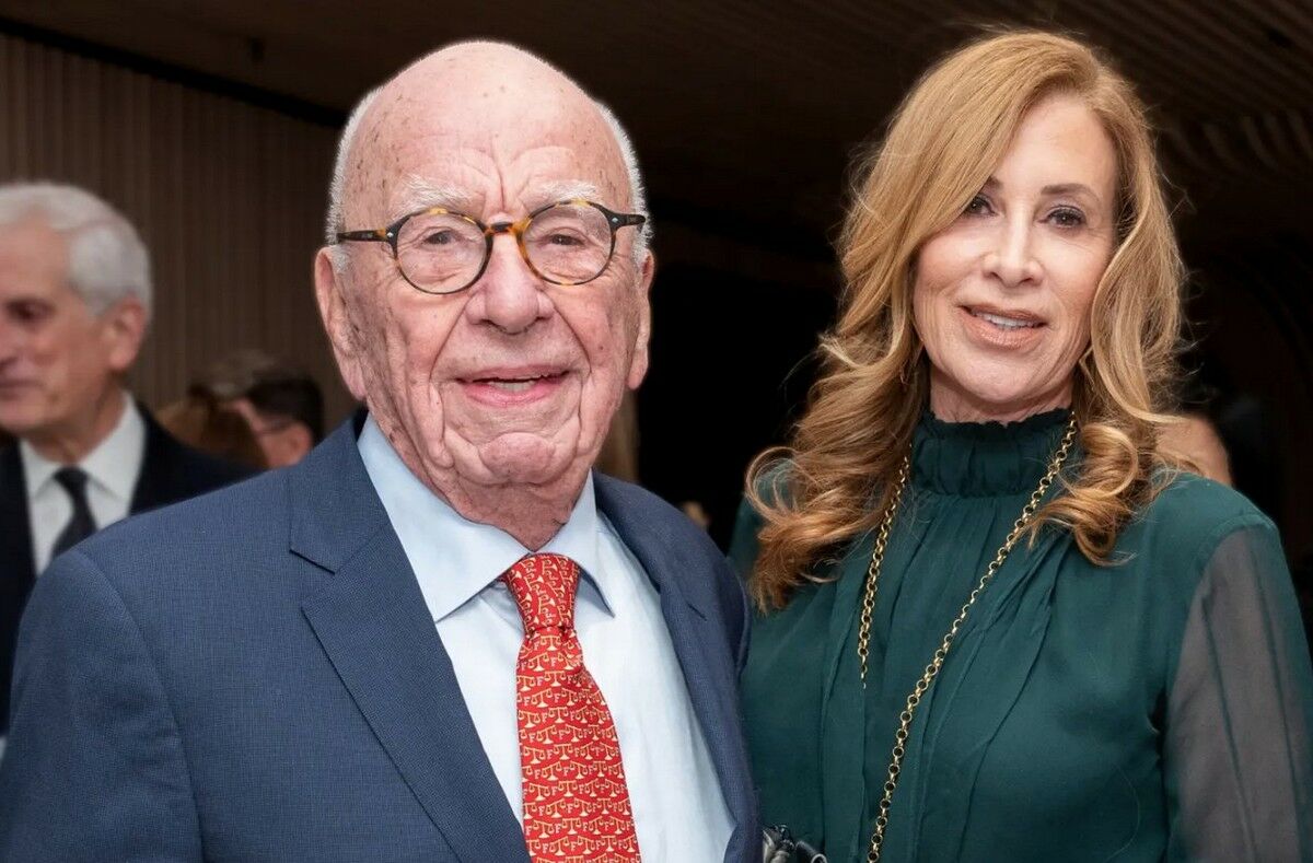 Последняя пассия медиамагната?