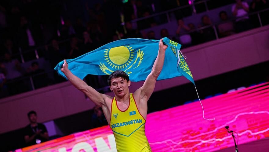 Два «золота» и «бронзу» выиграли в первый день чемпионата Азии «вольники» Казахстана