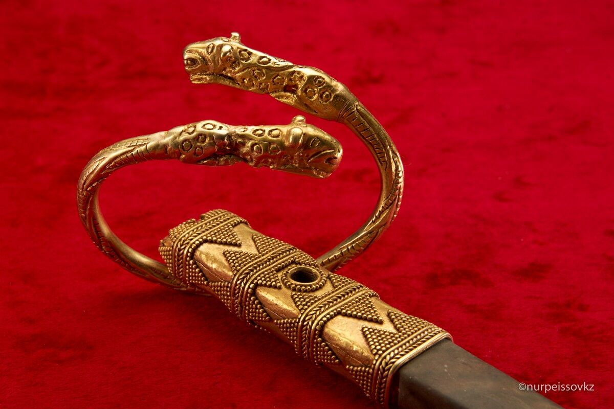 Сокровища  царских курганов