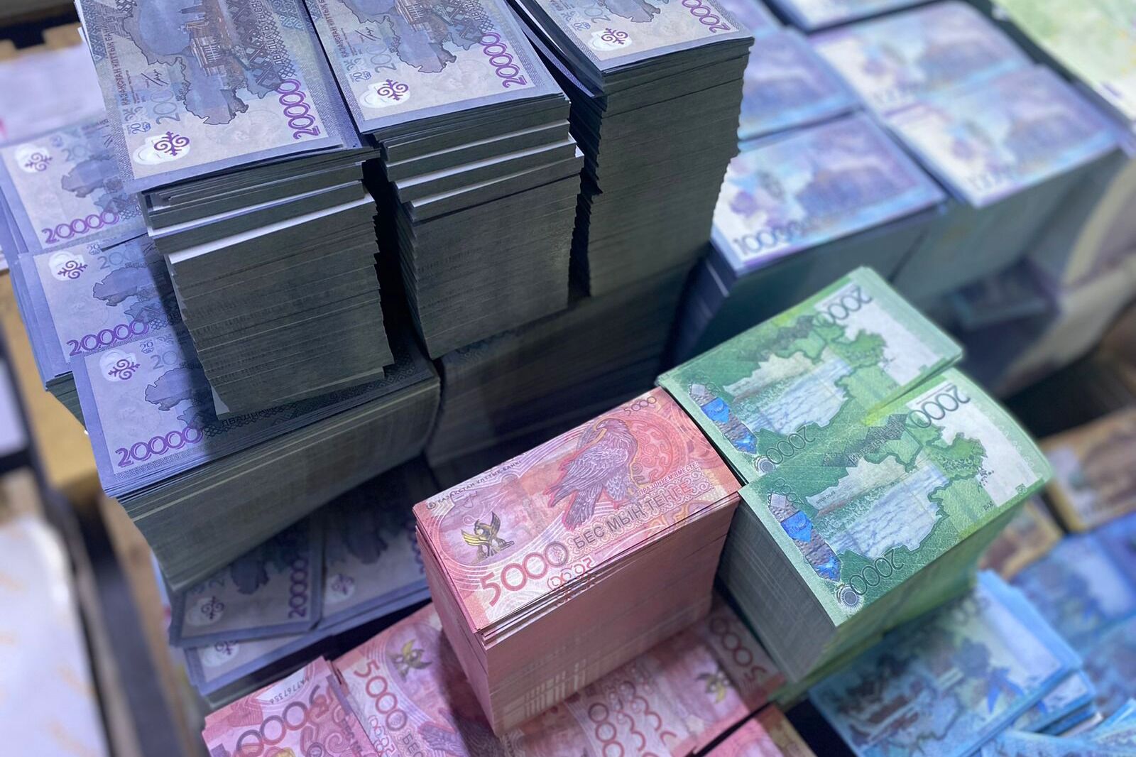 Треть долга – 20 млрд тенге погасил «Банк ЦентрКредит»