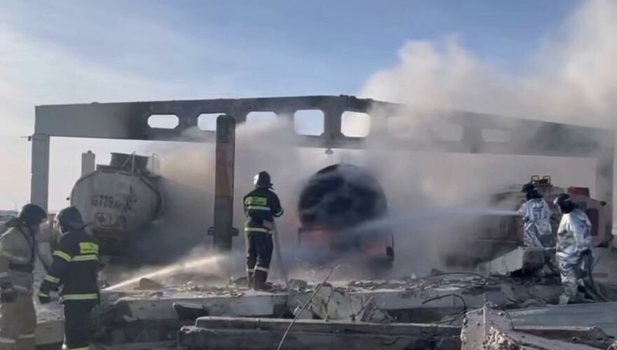 Взрыв и крупный пожар произошли на нефтебазе в Жезказгане, есть пострадавшие