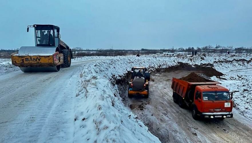 Дамбы и валы активно строят и укрепляют на случай прихода «большой воды» в Казахстане