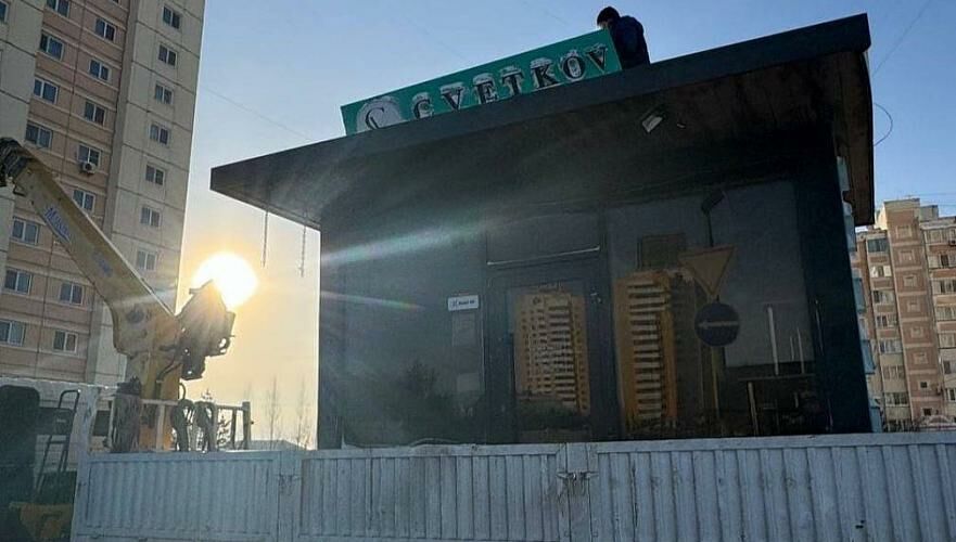 Незаконные торговые павильоны сносят в Астане