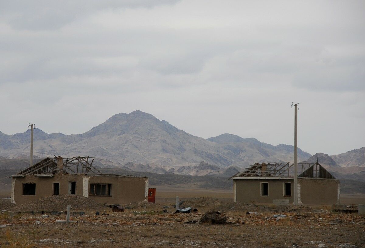 Как село посадили на шпагат