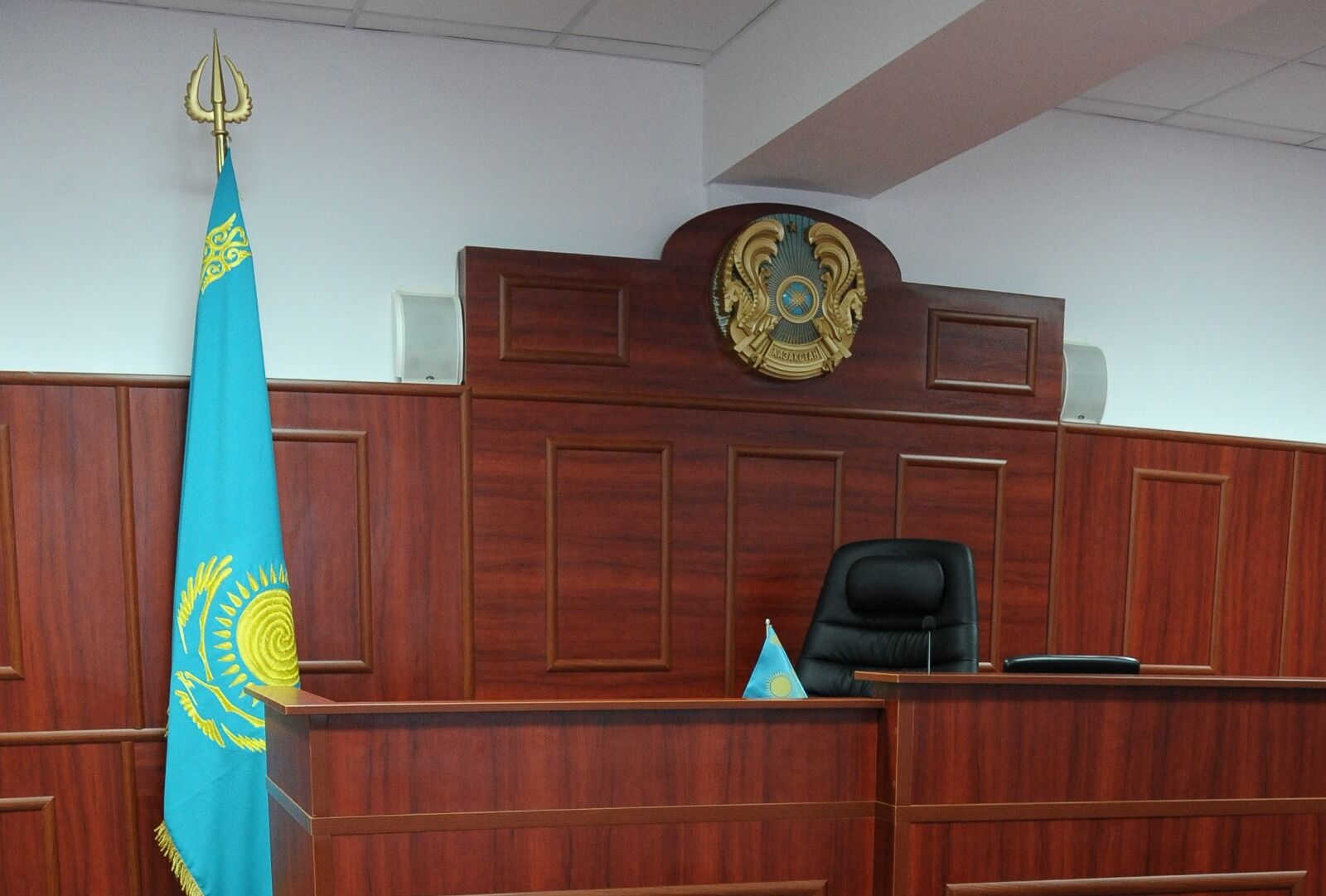 Девушка не хочет сдаваться