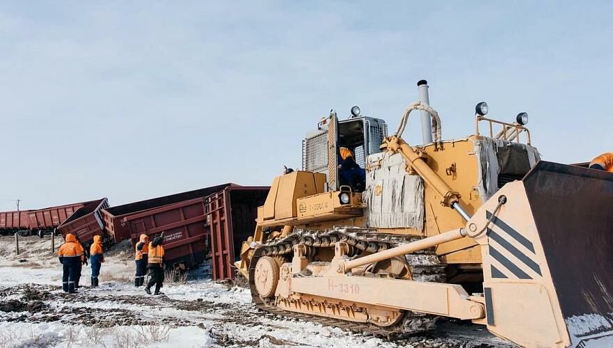 Сообщается о задержке пассажирских поездов после ДТП с поездом и грузовиком в Атырауской области