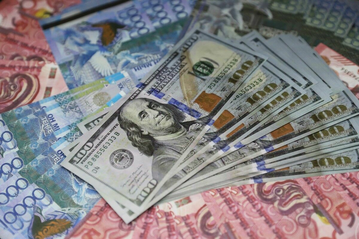 Средневзвешенный курс тенге на торгах KASE подорожал на 0,13 тенге до 500,91 тенге