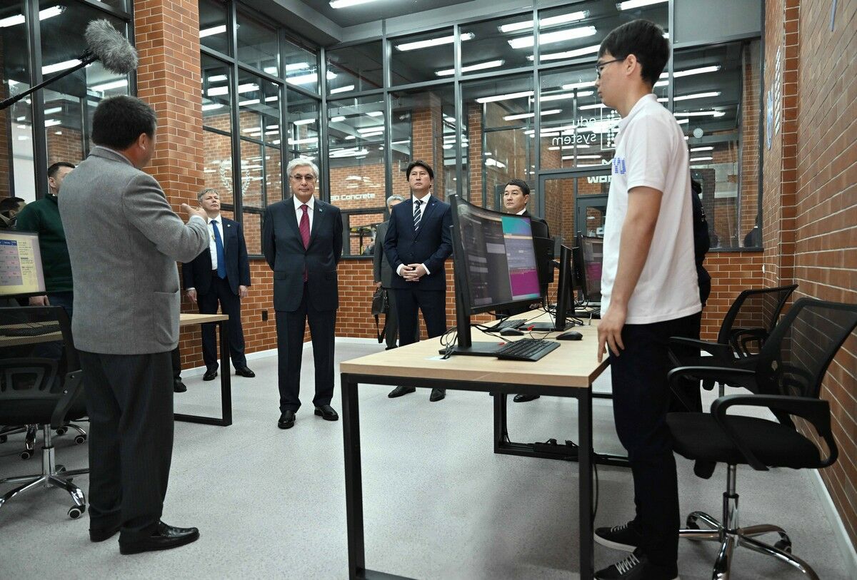 Глава государства посетил Yessenov Technopark