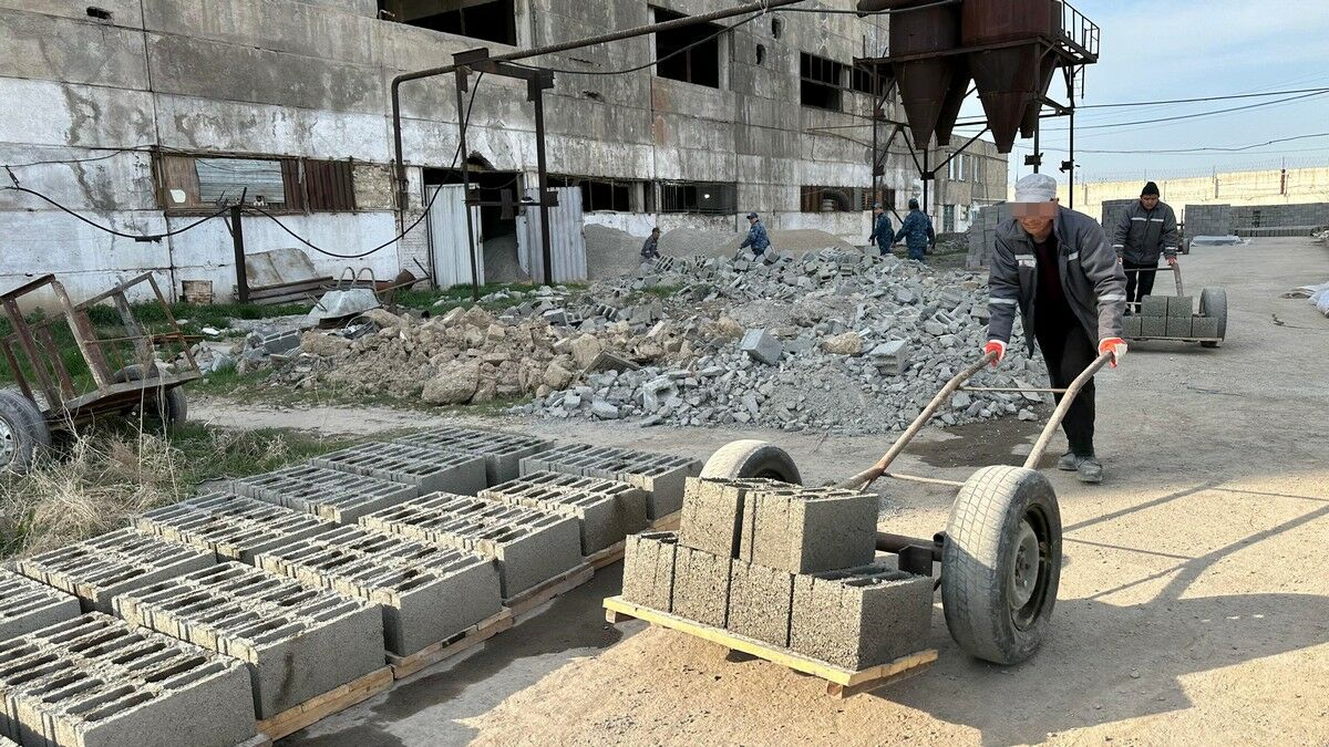 Скорей бы утро  и снова на работу