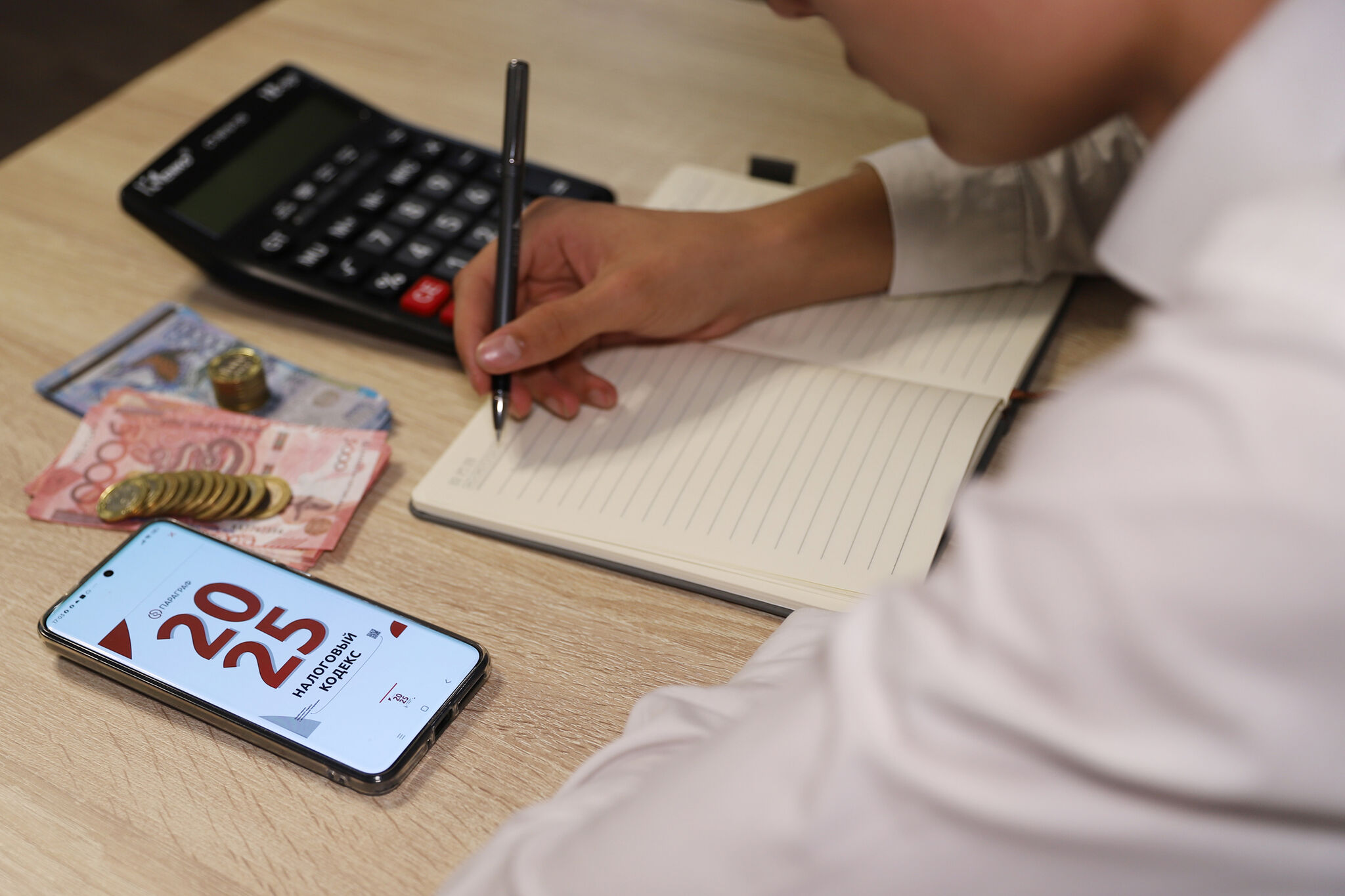 Неравенство заменили уравнением