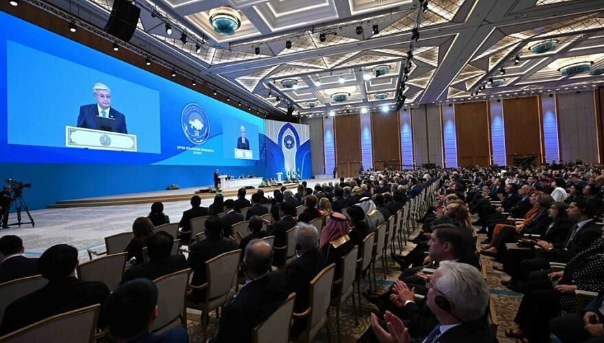 Токаев наградил группу граждан в рамках празднования 30-летия Ассамблеи народа Казахстана