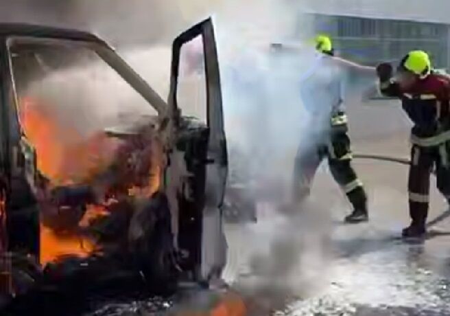 Автомобиль загорелся на перекрестке в Астане