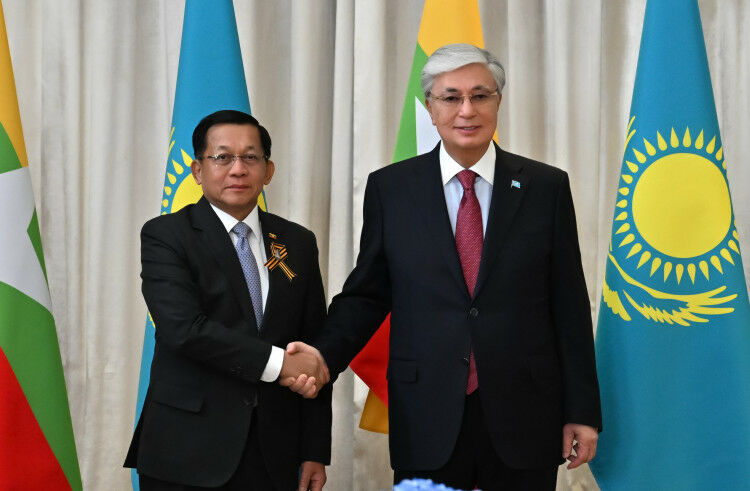 Президент Касым-Жомарт Токаев провел встречу с Премьер-министром Мьянмы Мин Аун Хлайном