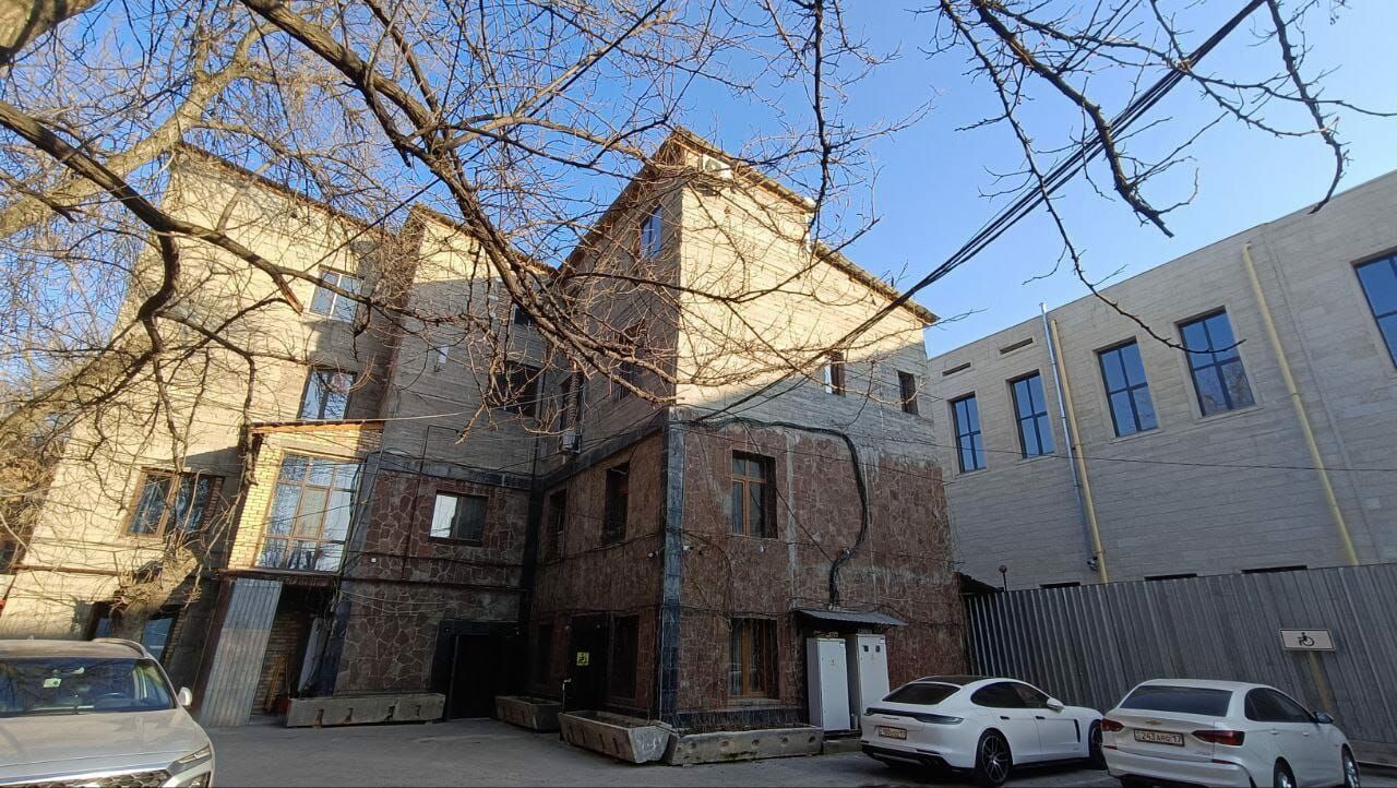 Прикрыли лавочку