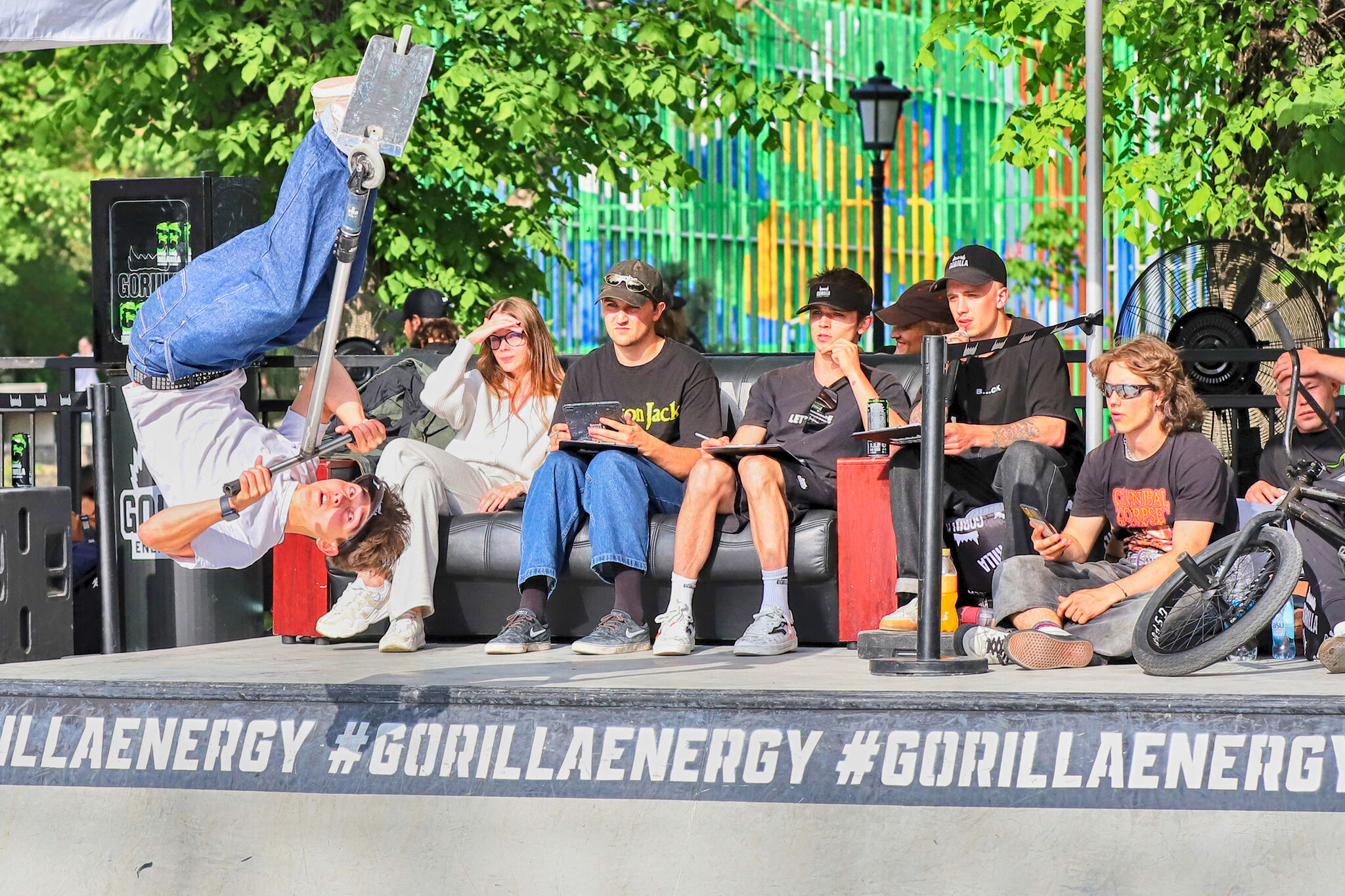 Стучи доской, крути педали