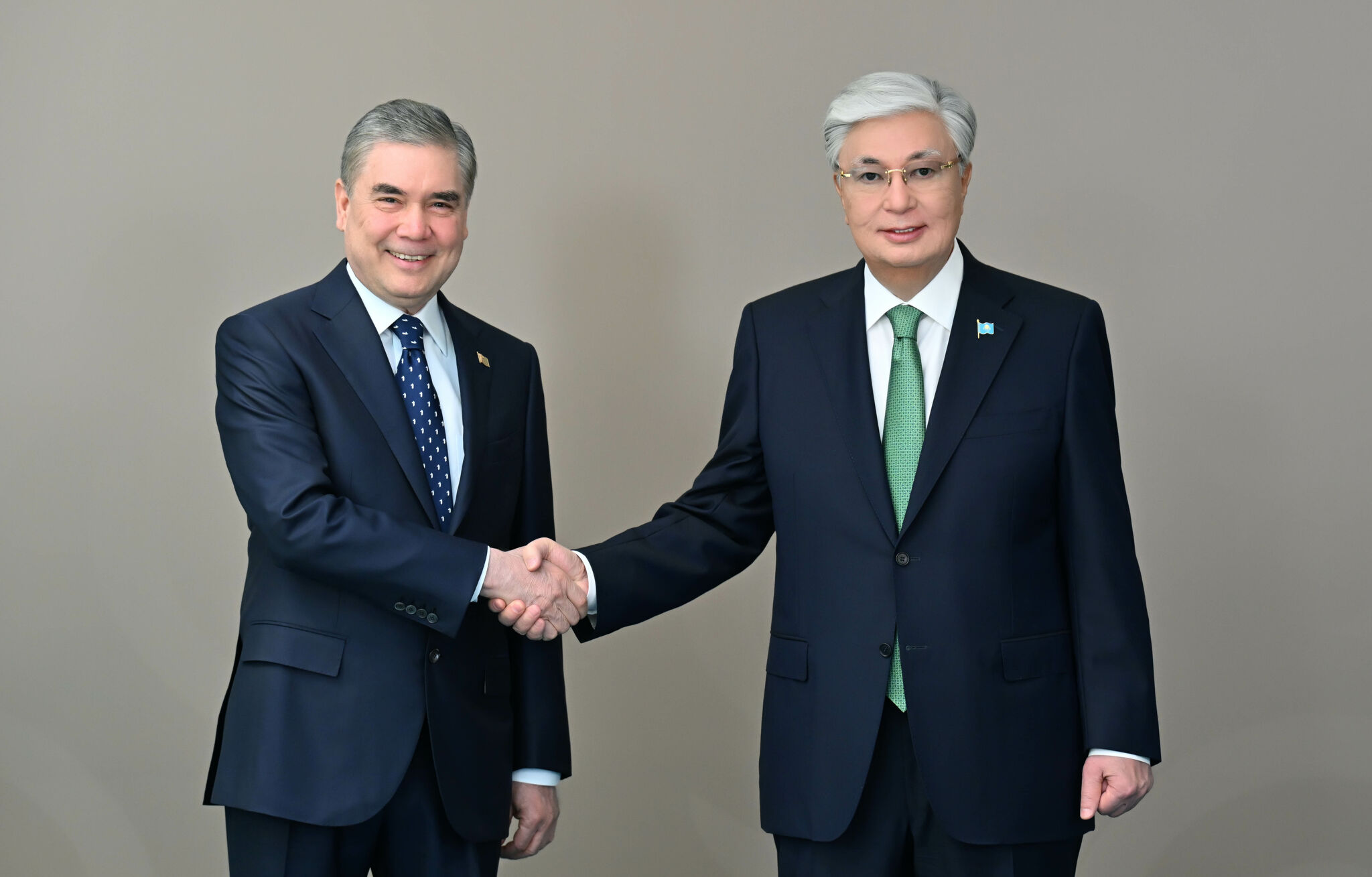 Токаев провел неформальную встречу с Бердымухамедовым-старшим