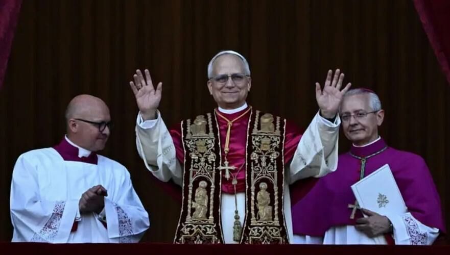Новым папой римским стал американский кардинал Роберт Франсис Прево