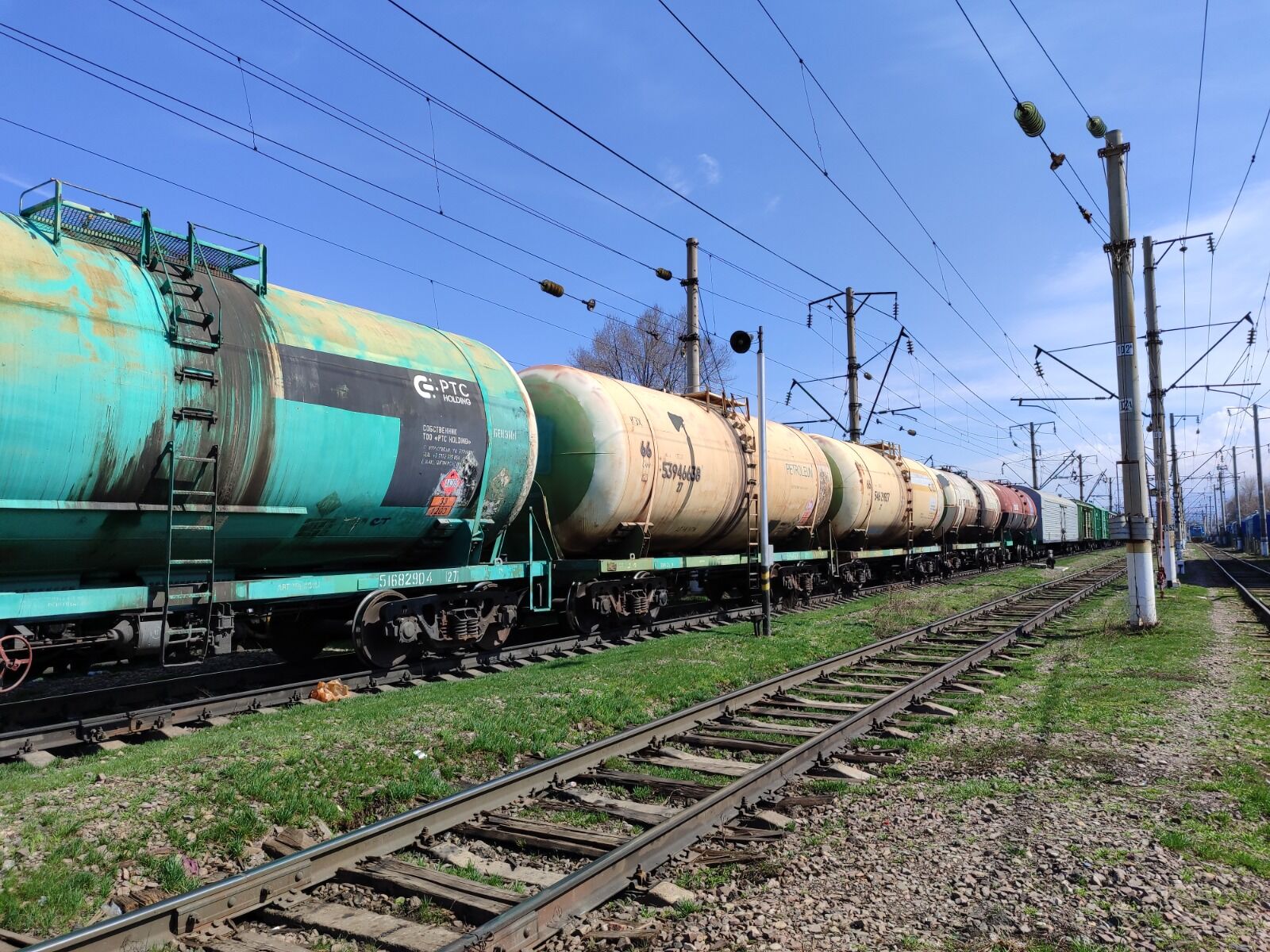 Бензоколонка закрывается - вывоза нет