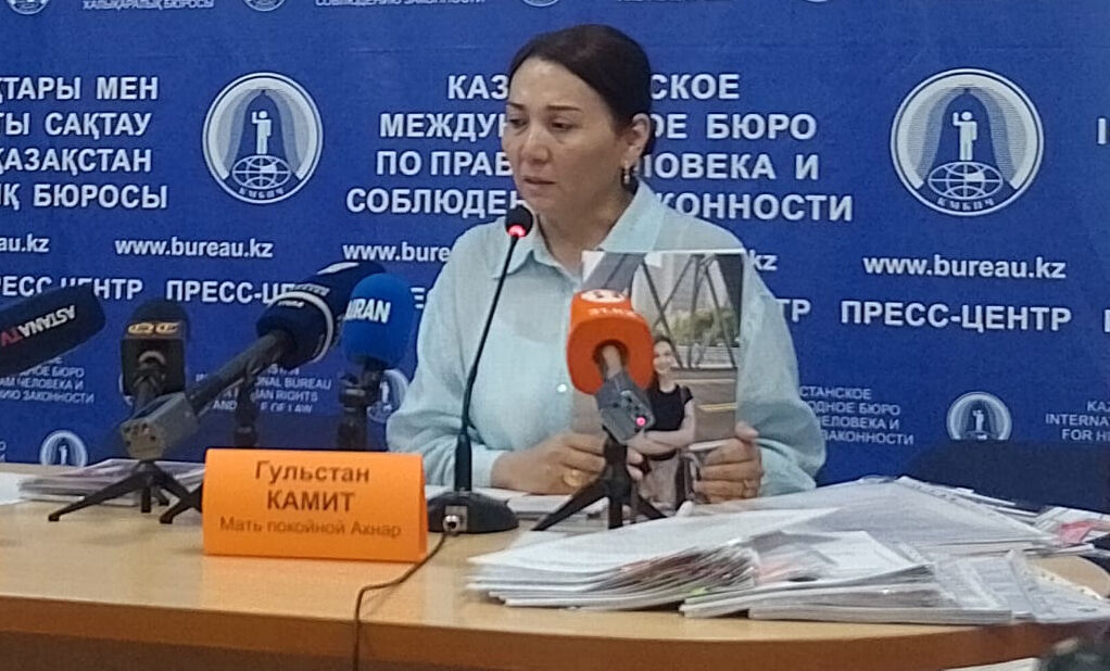 С такими подругами  и врагов не надо